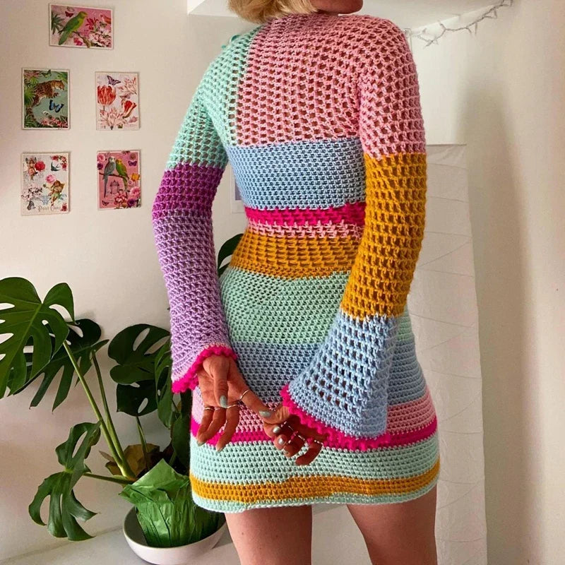 Warmes Buntes Häkelkleid mit Langen Ärmeln für dich
