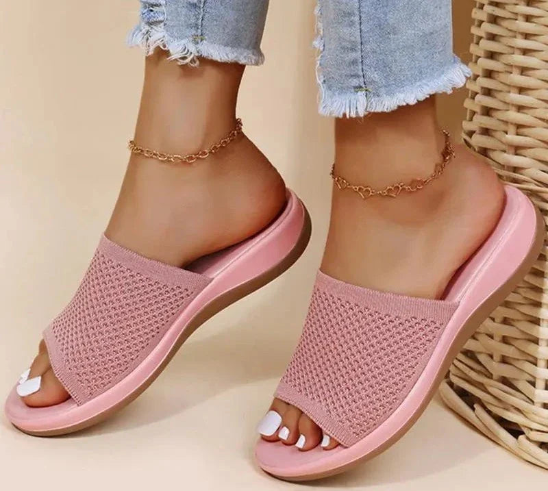 Warmes und Bequemes - Flache Sandalen für dich
