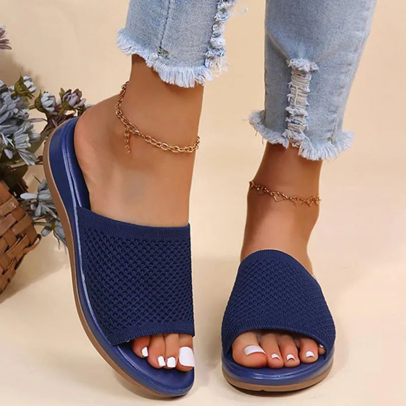 Warmes und Bequemes - Flache Sandalen für dich