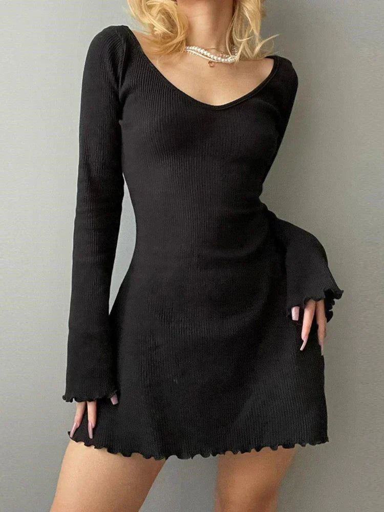 Warmes Gestricktes Sommerkleid Für Dich Im Stilvollen Design