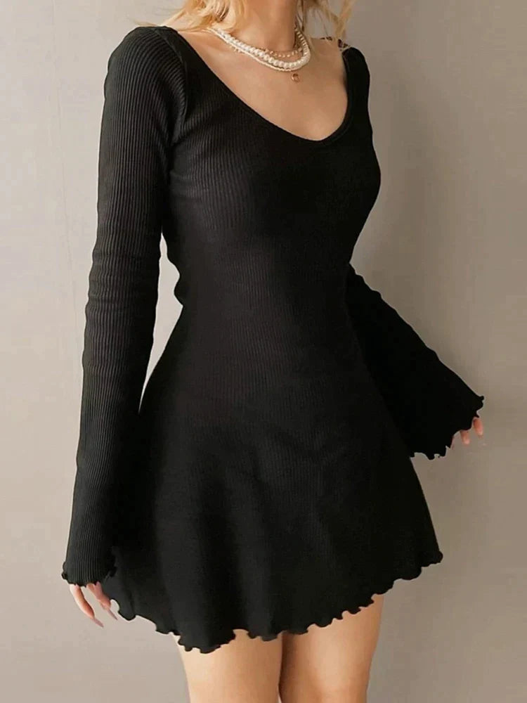 Warmes Gestricktes Sommerkleid Für Dich Im Stilvollen Design