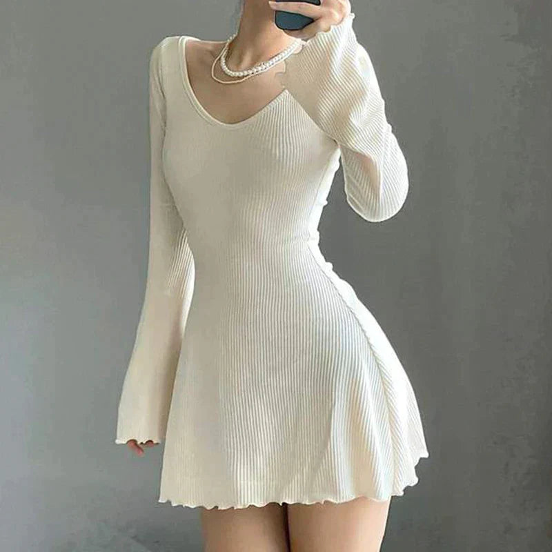 Warmes Gestricktes Sommerkleid Für Dich Im Stilvollen Design