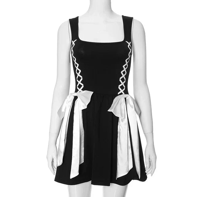 Weiches Schwarzes Sonnenkleid mit Gittereinsatz für dich