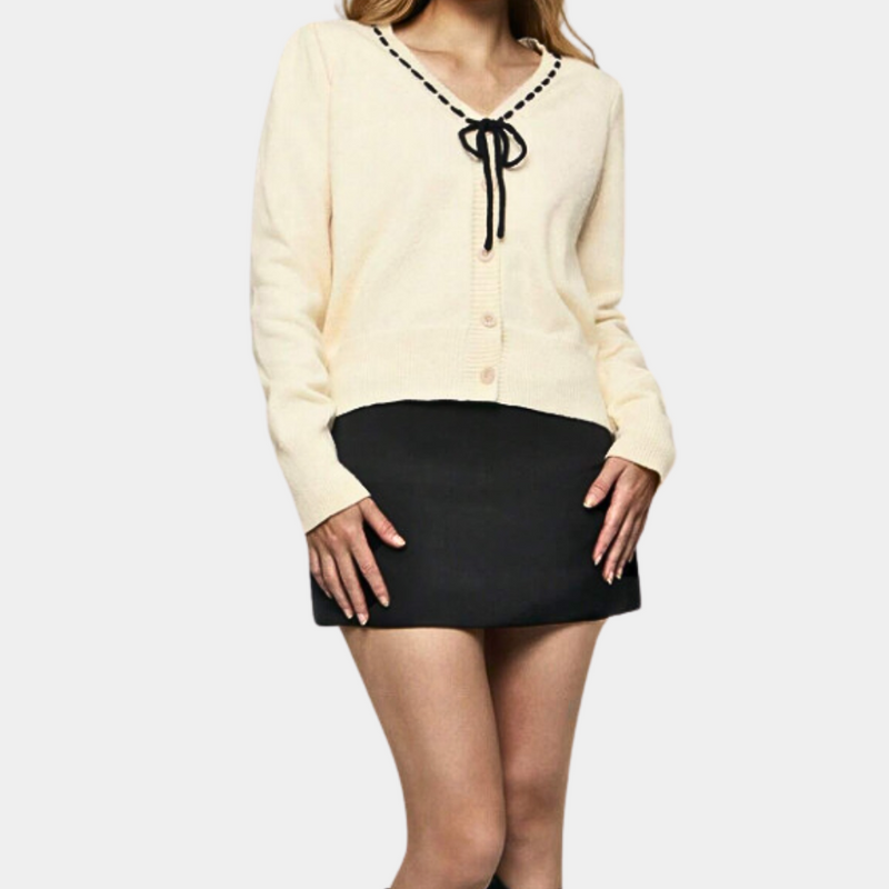 Eleganter Damenpullover mit V-Ausschnitt und Schleife