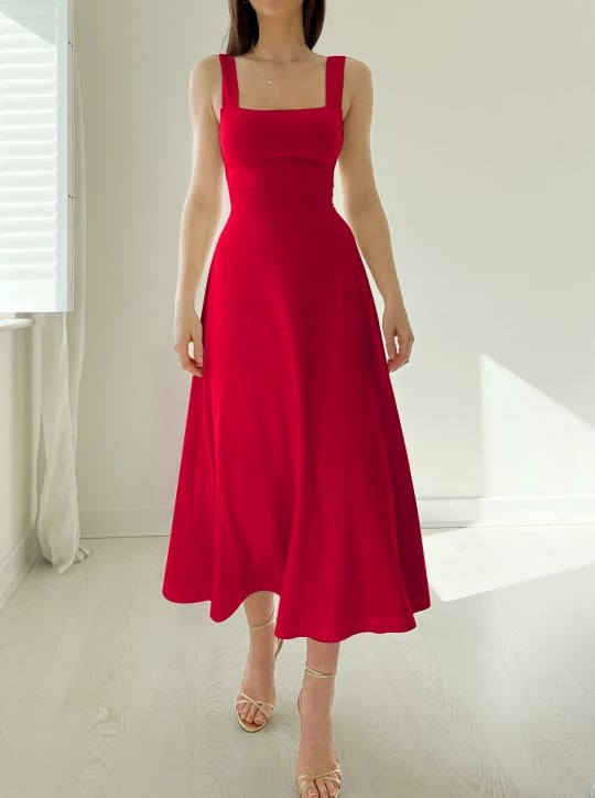 Elegantes Antonia Damen Midikleid mit breiten Trägern