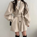 Bequemer Trenchcoat Mit Gürtel Und Eleganter Mantel