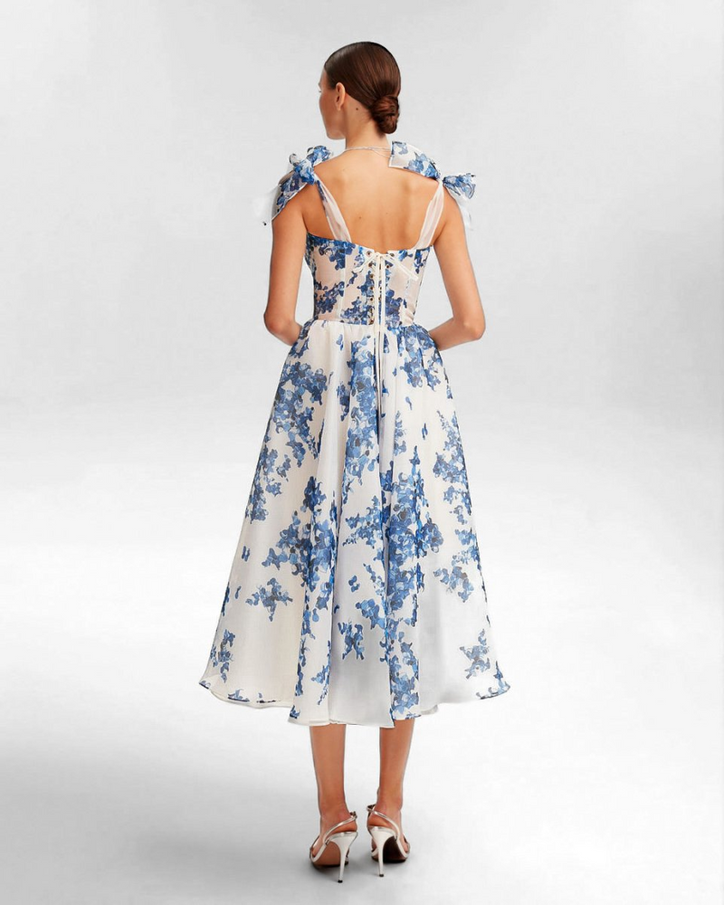 Elegantes Kleid mit Blumenmuster für besondere Anlässe