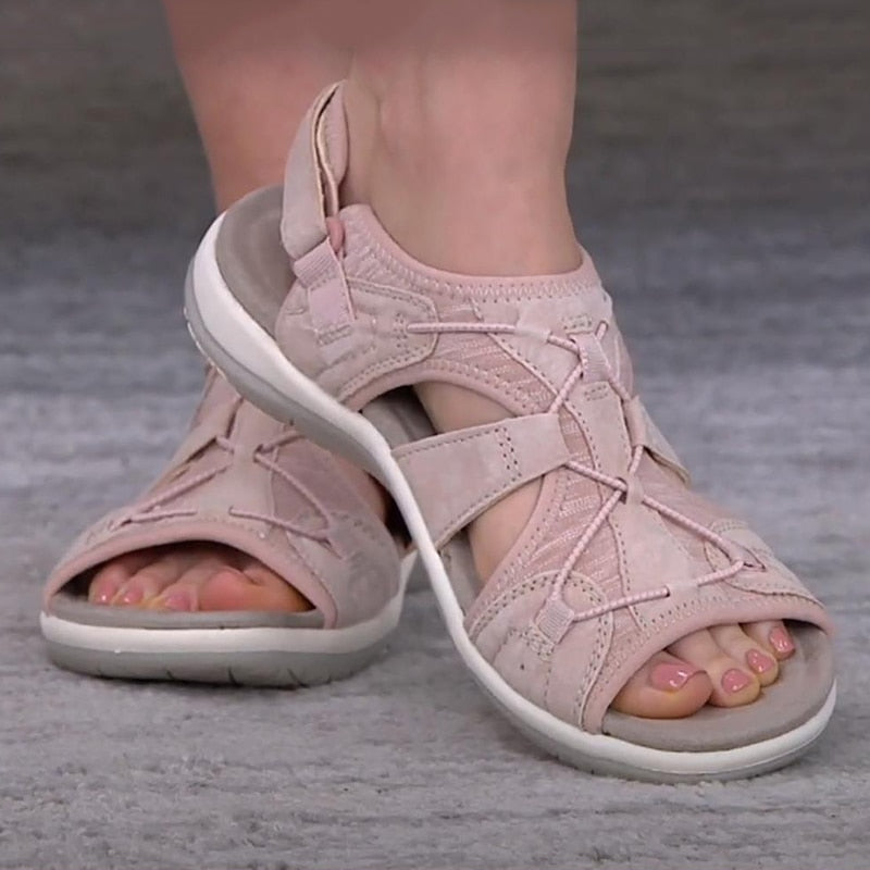 Weiche und stilvolle verstellbare Sommersandalen für dich