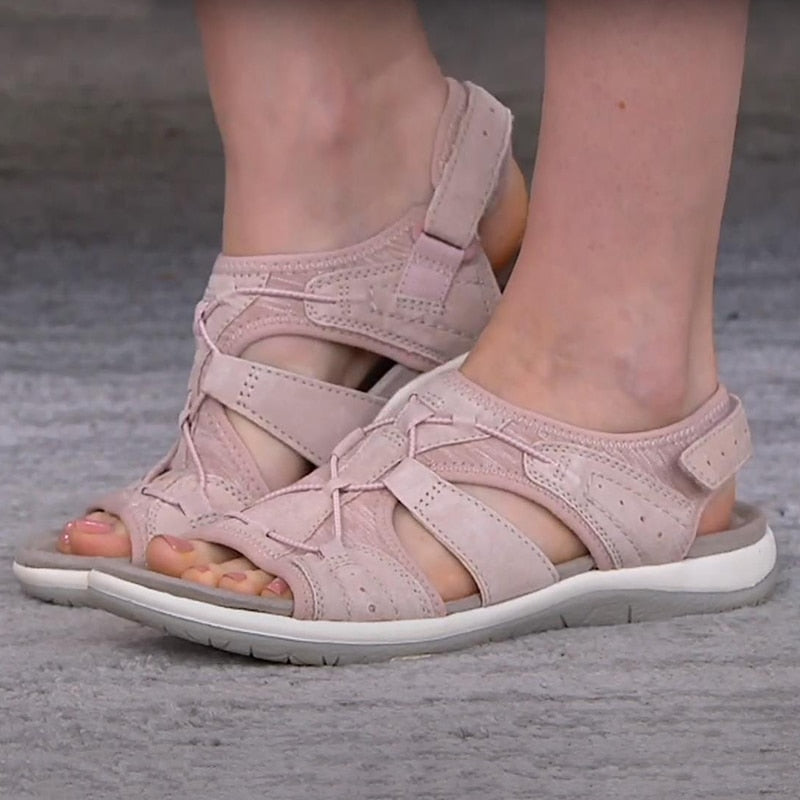 Weiche und stilvolle verstellbare Sommersandalen für dich