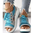 Weiche Sandalen mit buntem Schnürausschnitt für dich