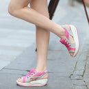 Weiche Sandalen mit buntem Schnürausschnitt für dich