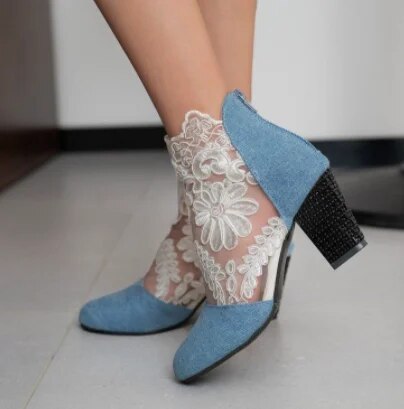 Bequeme Sandalen mit Spitzenblumen für deinen Sommer Spaß