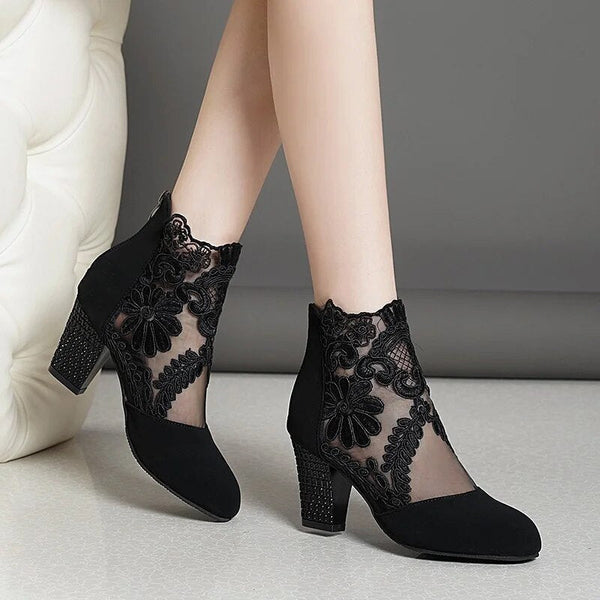 Bequeme Sandalen mit Spitzenblumen für deinen Sommer Spaß