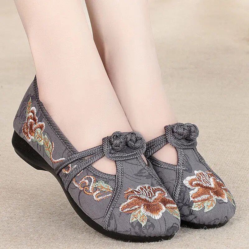 Bequeme und Elegante Leichtes - Bestickte Damen Sandalen für dich