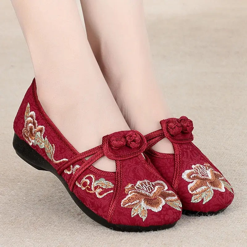 Bequeme und Elegante Leichtes - Bestickte Damen Sandalen für dich