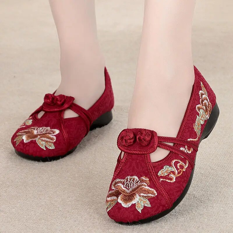 Bequeme und Elegante Leichtes - Bestickte Damen Sandalen für dich