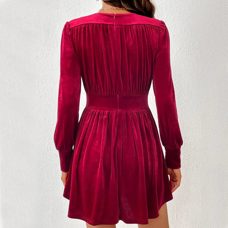 Elegantes Minikleid mit V-Ausschnitt und Knöpfen