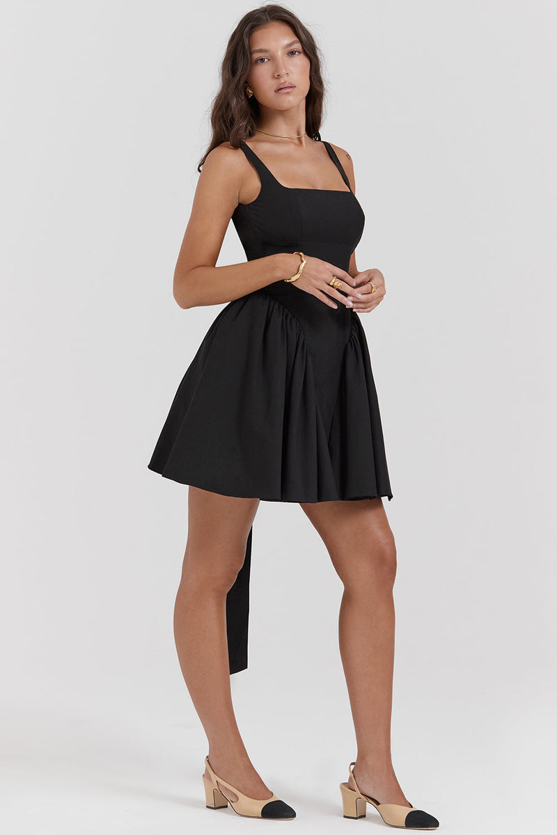 Elegantes Mini-Kleid Mit Schleife Für Feste Anlässe