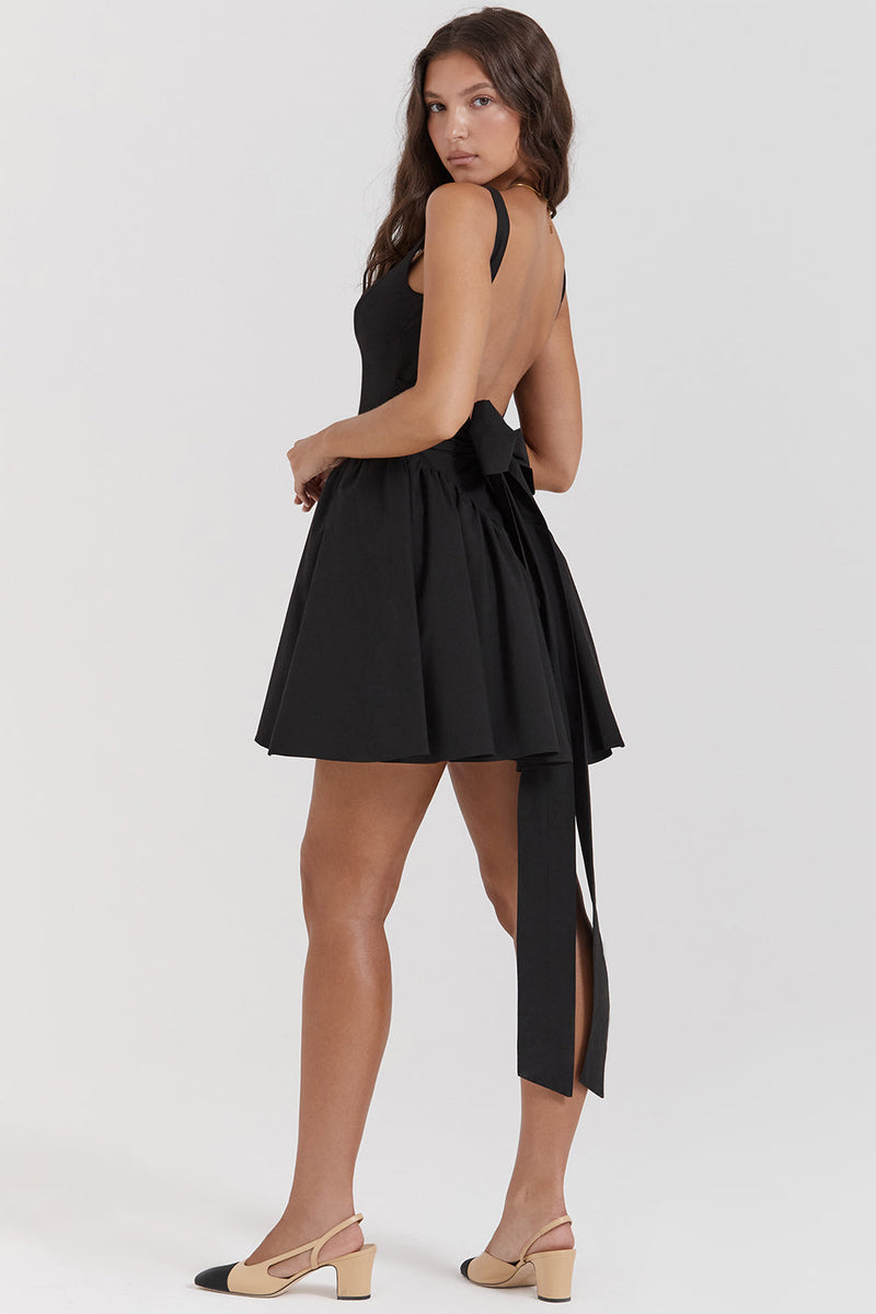 Elegantes Mini-Kleid Mit Schleife Für Feste Anlässe