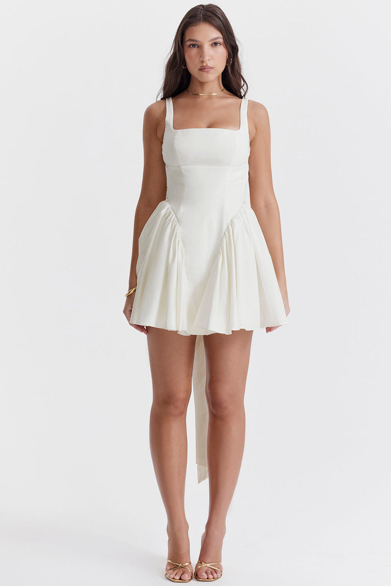 Elegantes Mini-Kleid Mit Schleife Für Feste Anlässe