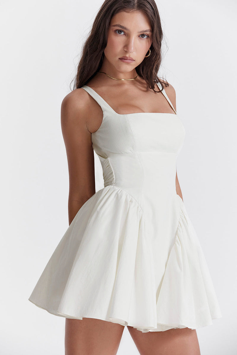 Elegantes Mini-Kleid Mit Schleife Für Feste Anlässe