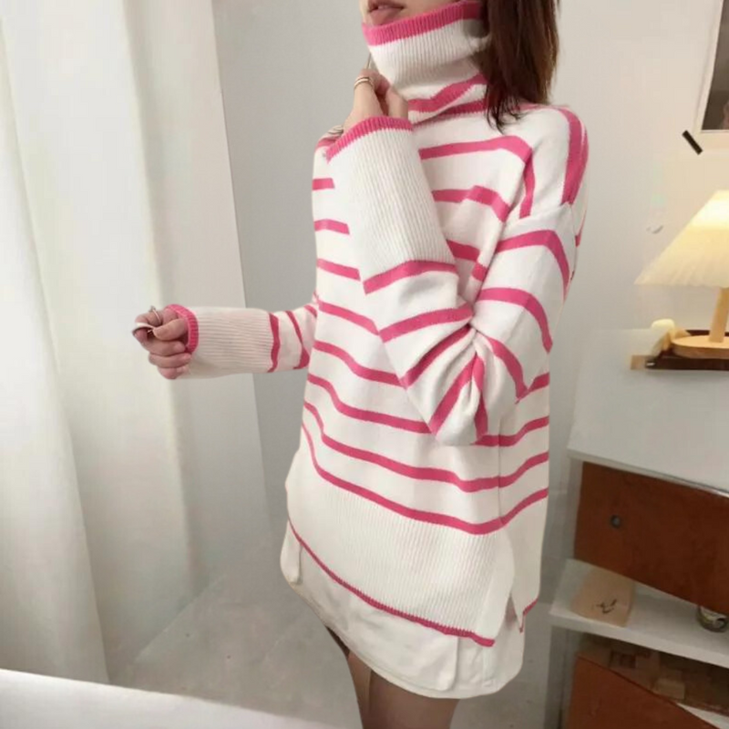Gestreifter Damen-Rollkragenpullover im trendigen Stil
