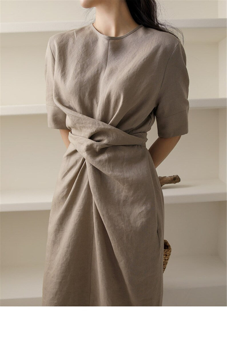 Elegantes Khaki-Leinenkleid für den lässigen Boho-Look