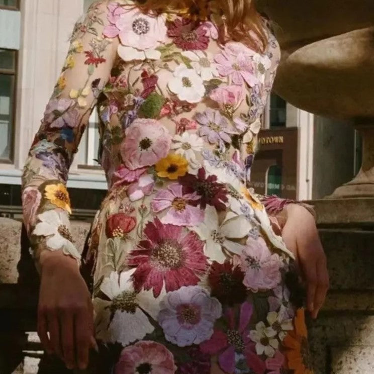 Warmes und Handgefertigtes Blumenkleid für Dich kaufen
