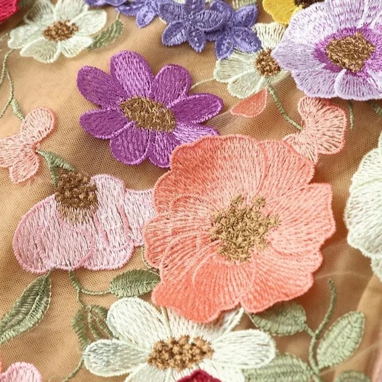 Warmes und Handgefertigtes Blumenkleid für Dich kaufen