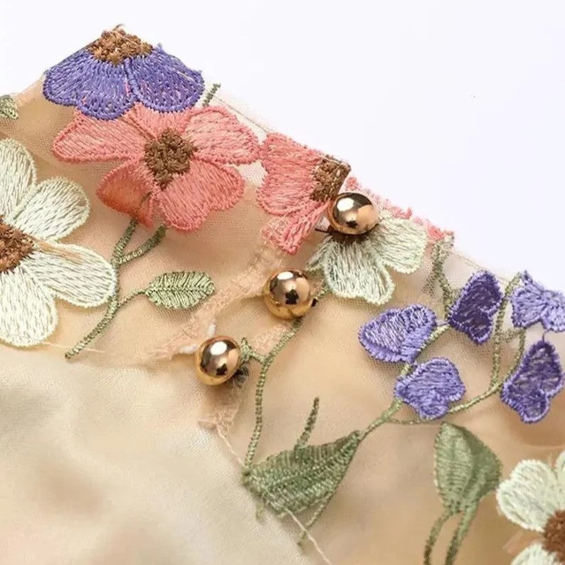 Warmes und Handgefertigtes Blumenkleid für Dich kaufen