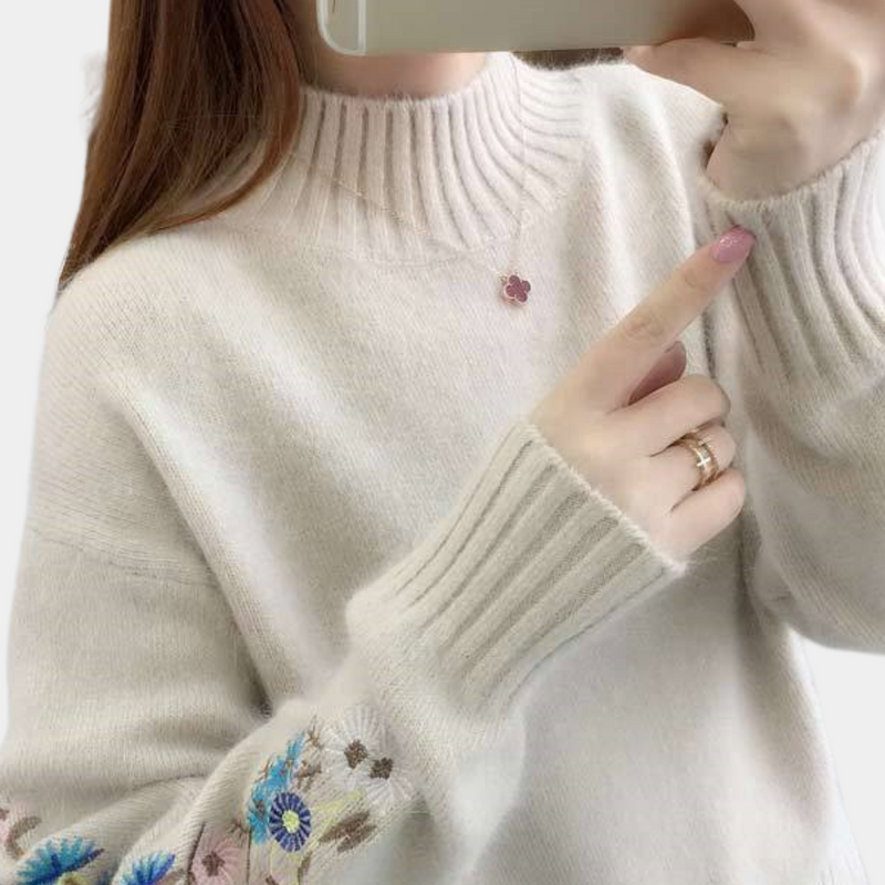 Kuscheliger Warmhalter Damenpullover Mit Blumenstickerei