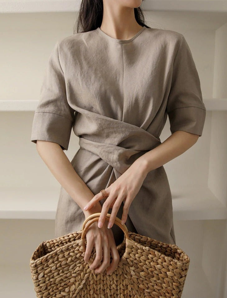 Elegantes Khaki-Leinenkleid für den lässigen Boho-Look