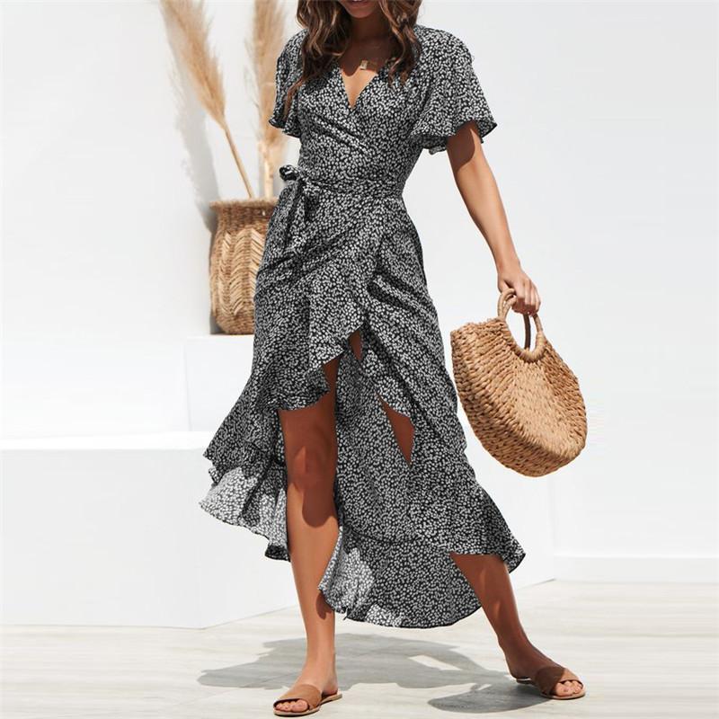 Elegantes Kleid mit Rüschensäumen und Taillengürtel für dich