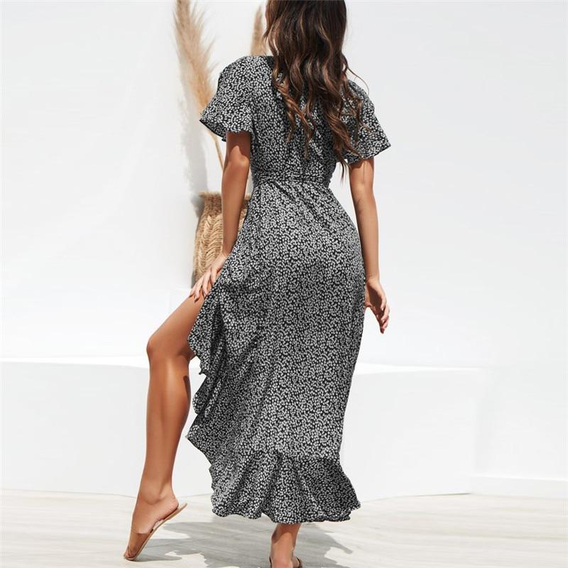 Elegantes Kleid mit Rüschensäumen und Taillengürtel für dich