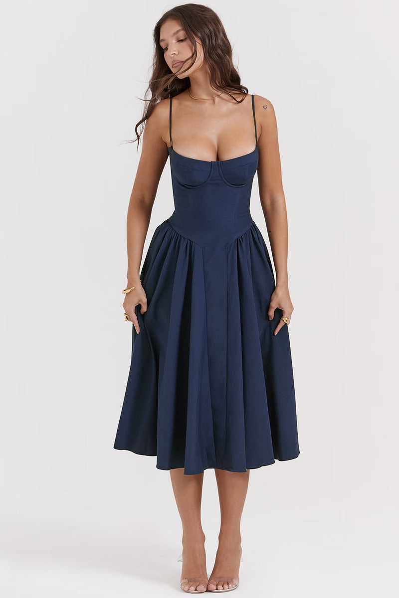 Warmes Kleid mit plissiertem Saum für dich entdecken
