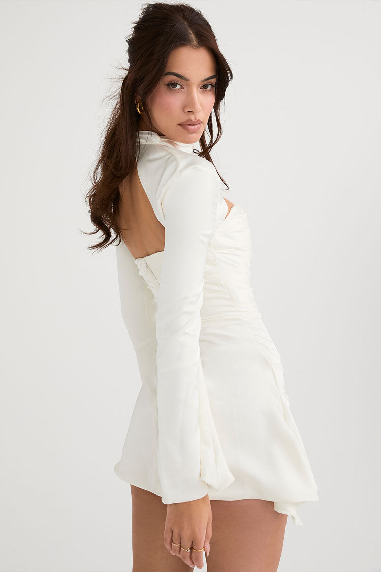 Elegantes Minikleid Mit Cutout Und Langen Ärmeln