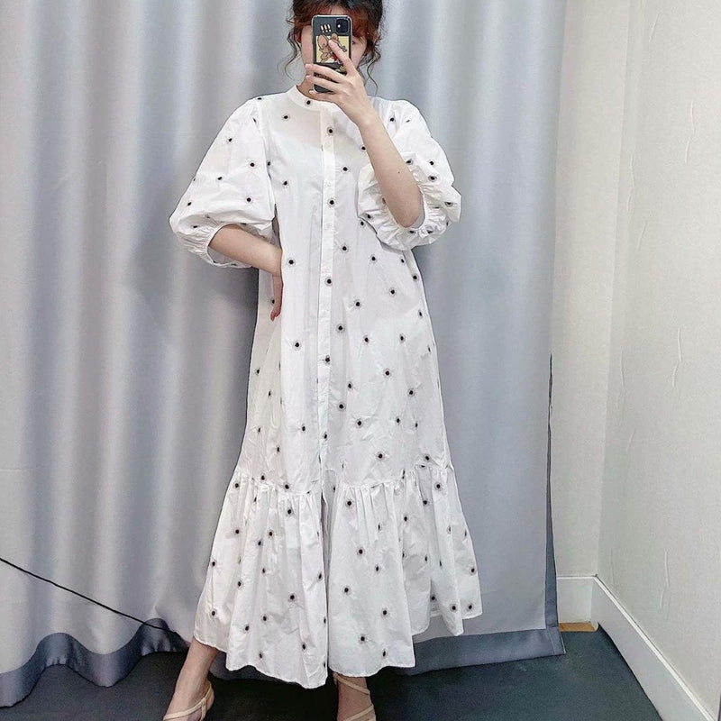 Warmes Kleid Mit Eingefassten Punkten Für Dich Ideal