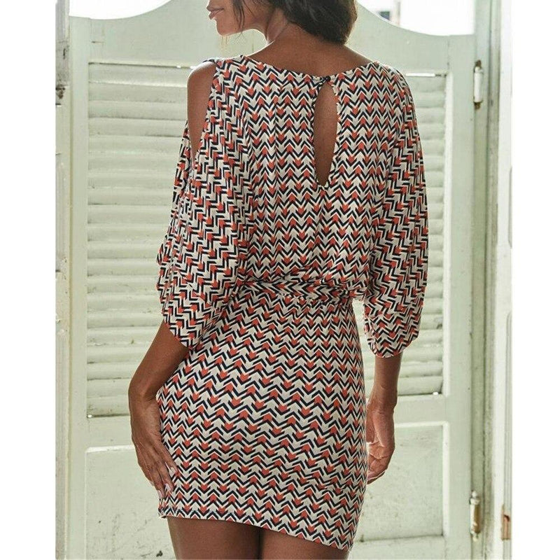 Warmes Kleid mit Cutouts an den Schultern für dich
