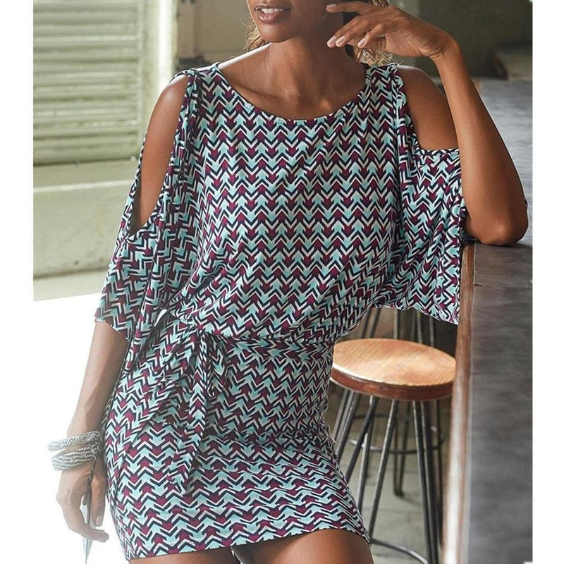 Warmes Kleid mit Cutouts an den Schultern für dich