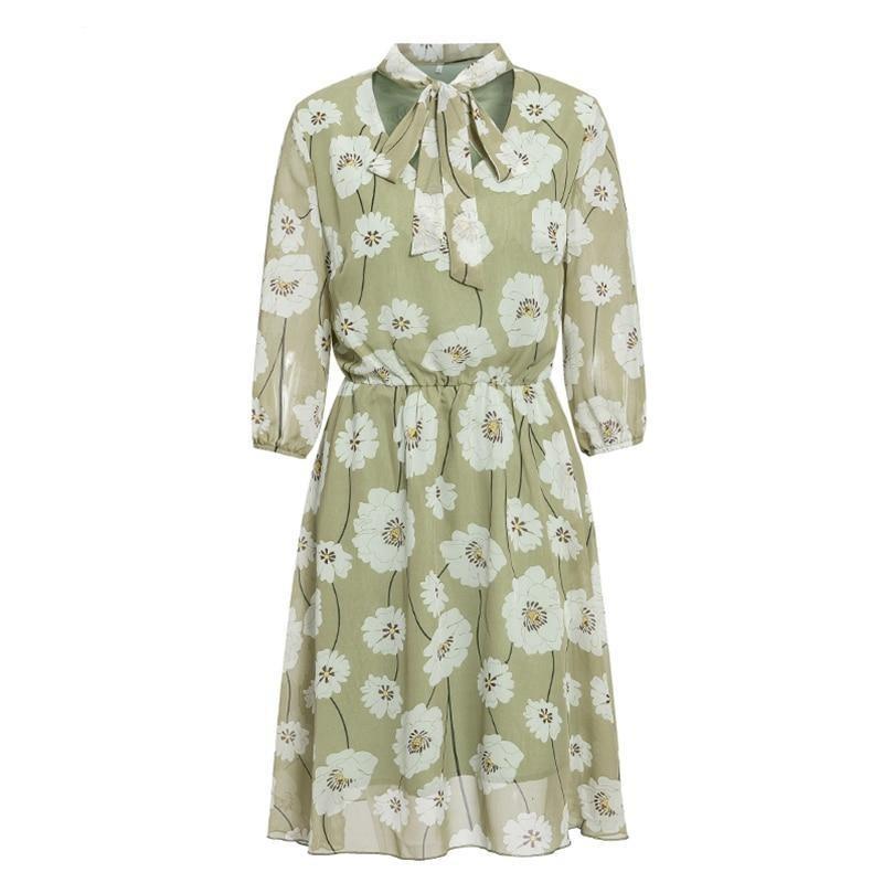 Elegantes Kleid mit Blumen und Schleife für den Sommer