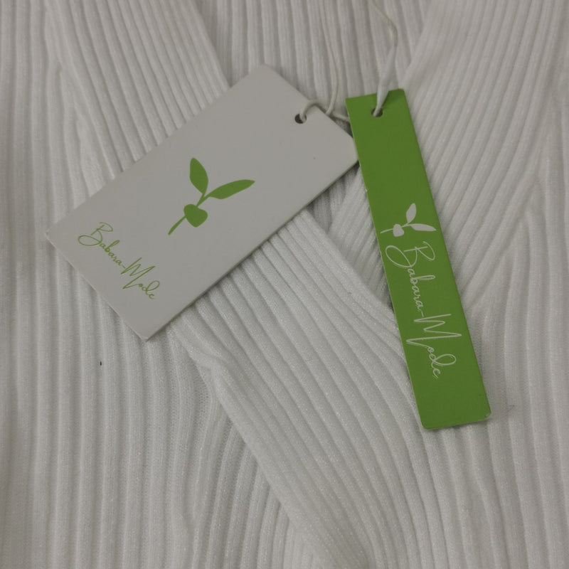 Weicher Weißer Pullover Für Gemütliche Tage Zuhause
