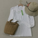 Weicher Weißer Pullover Für Gemütliche Tage Zuhause